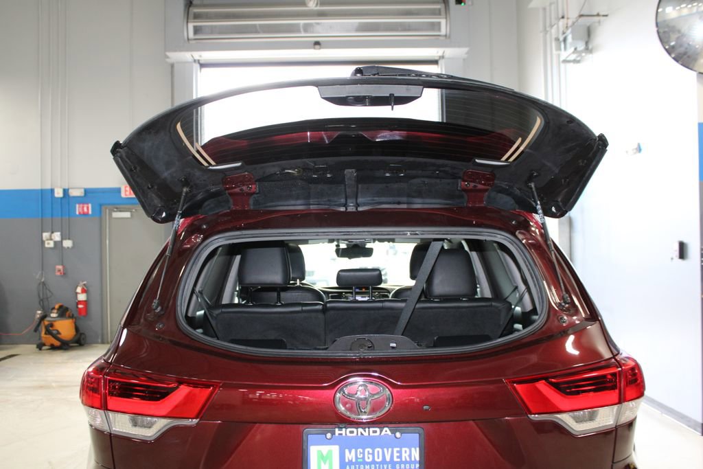 Used 2019 Toyota Highlander XLE image 43