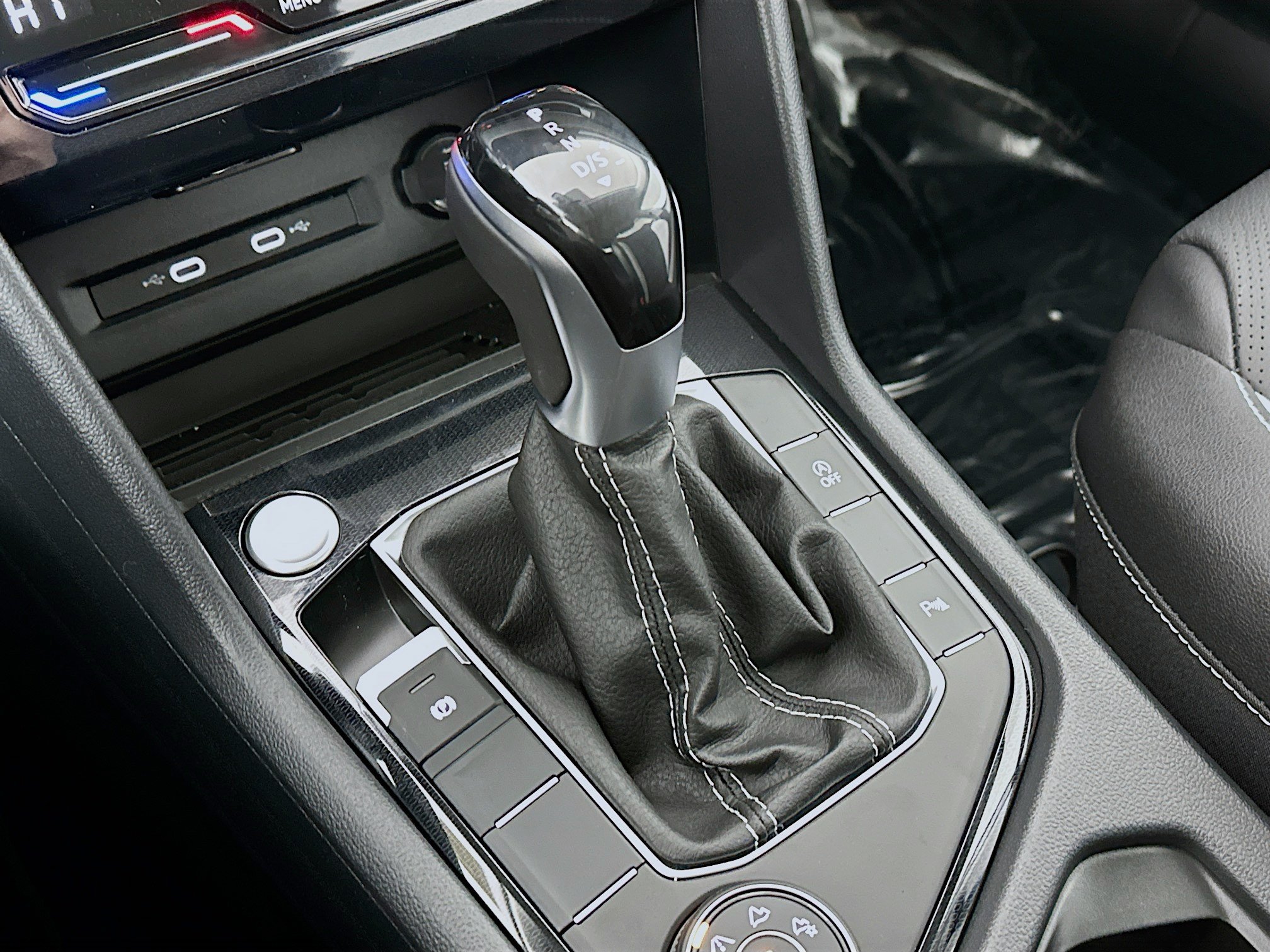 New 2026 Volkswagen Taos SEL AWD/4WD image 17