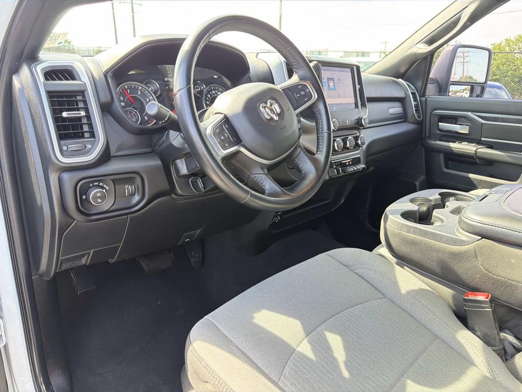 Used 2024 RAM 3500 Big Horn AWD/4WD image 23