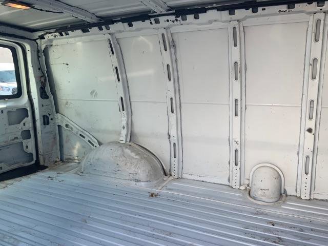 Used 2014 Chevrolet Express 2500 image 21