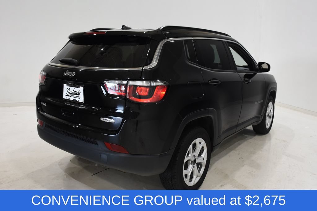 Used 2025 Jeep Compass Latitude w/ Sun & Sound Group AWD/4WD image 4