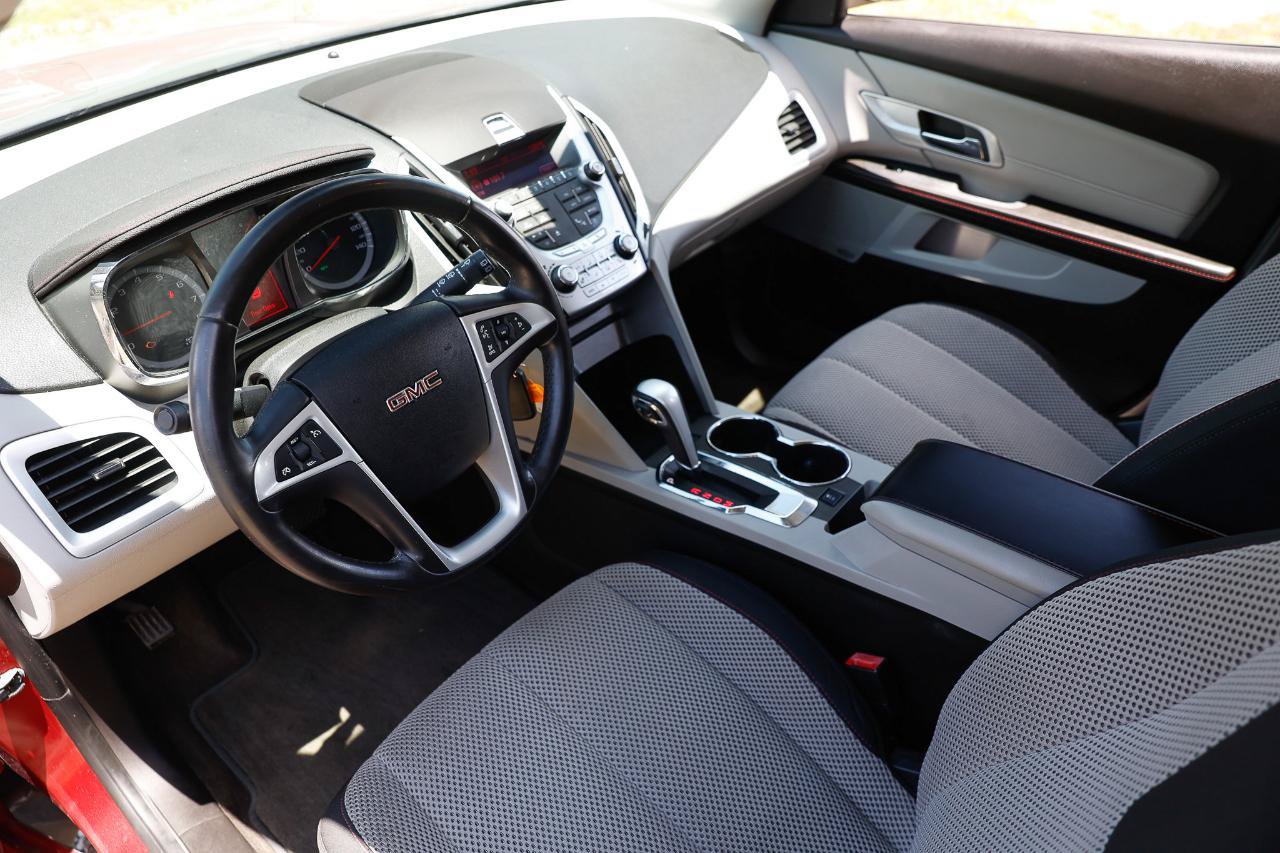 Used 2010 GMC Terrain SLE w/ Convenience Package FWD image 4