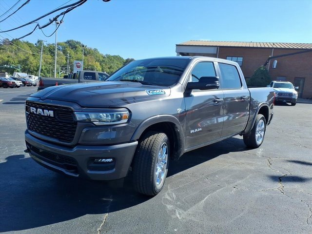 New 2026 RAM 1500 4x4 Crew Cab image 5