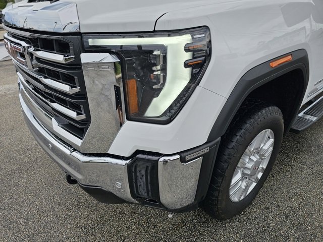 Used 2024 GMC Sierra 2500 SLT w/ SLT Premium Package image 16
