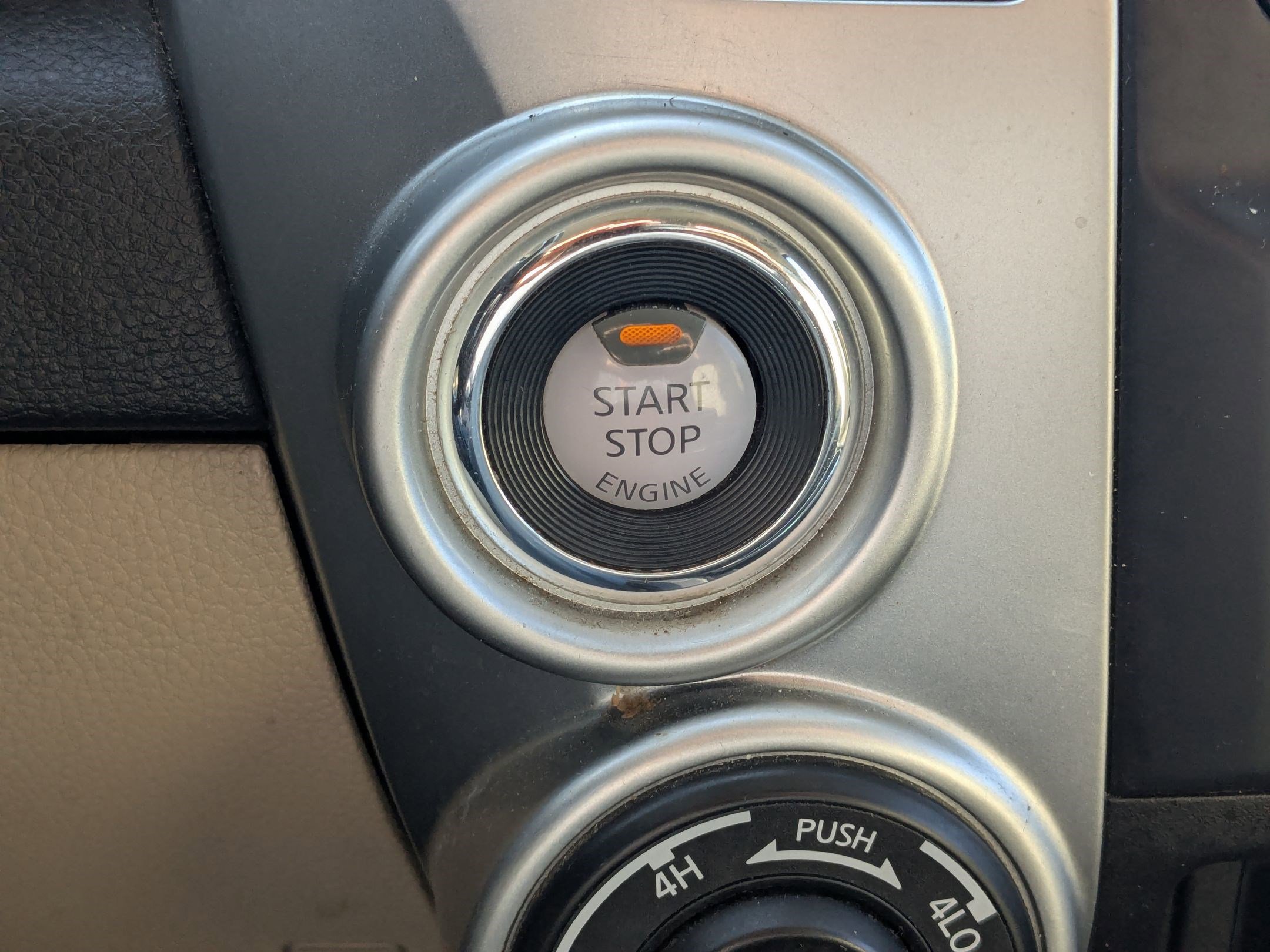 Used 2016 Nissan Titan SV image 22