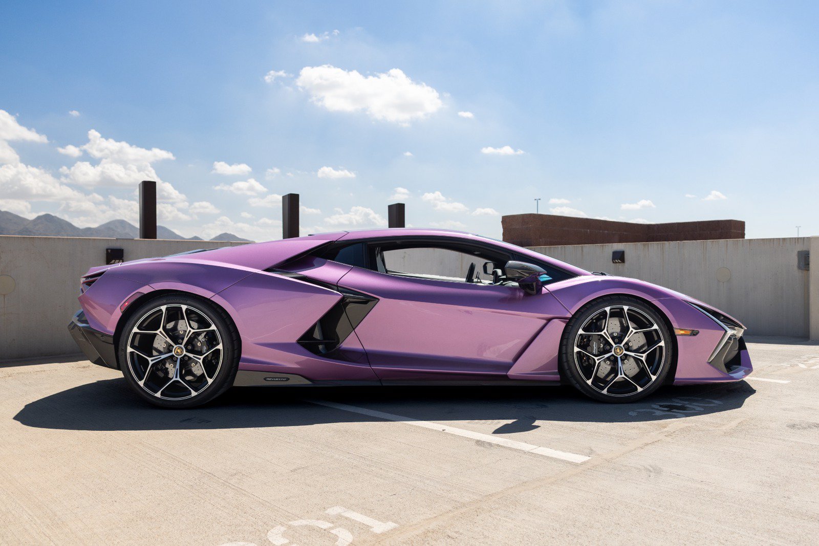 Used 2026 Lamborghini Revuelto AWD/4WD image 8