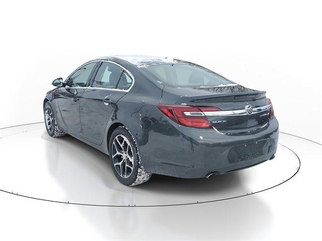 Used 2017 Buick Regal Sport Touring image 4