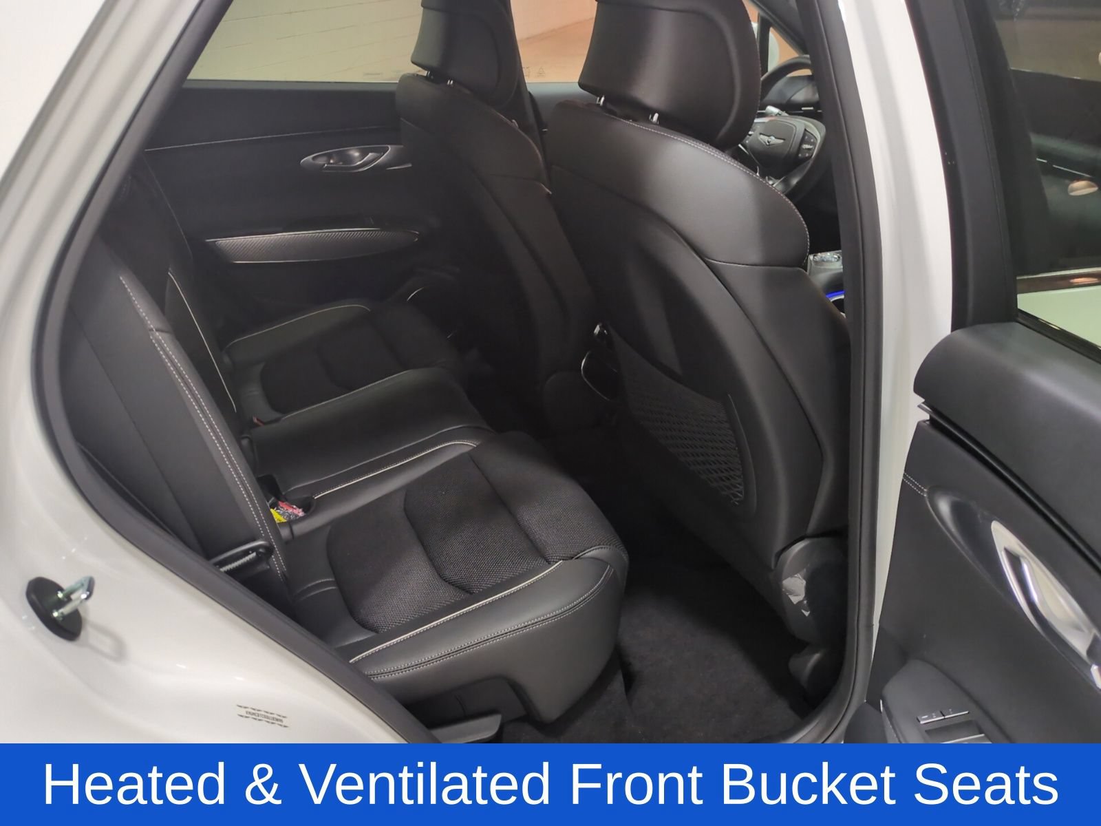 Certified 2025 Genesis GV70 3.5T Sport AWD/4WD image 11