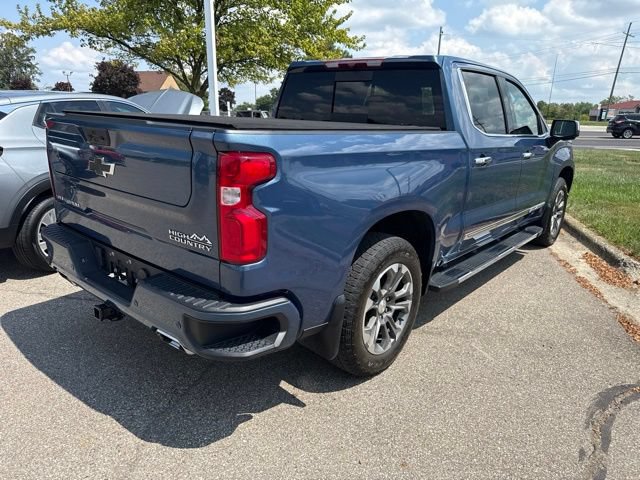 Used 2024 Chevrolet Silverado 1500 High Country w/ Z71 Off-Road Package AWD/4WD image 9