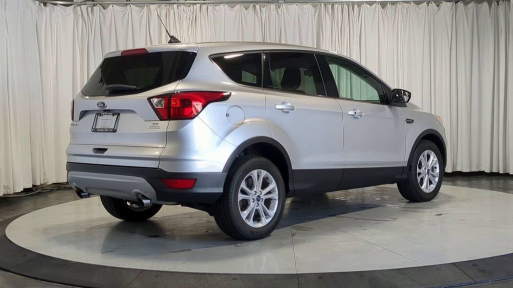 Used 2019 Ford Escape SE FWD image 10