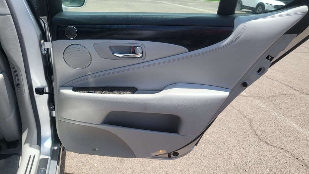 Used 2009 Lexus LS 460 AWD image 19