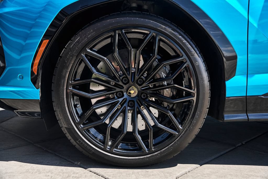 Used 2025 Lamborghini Urus S AWD/4WD image 3