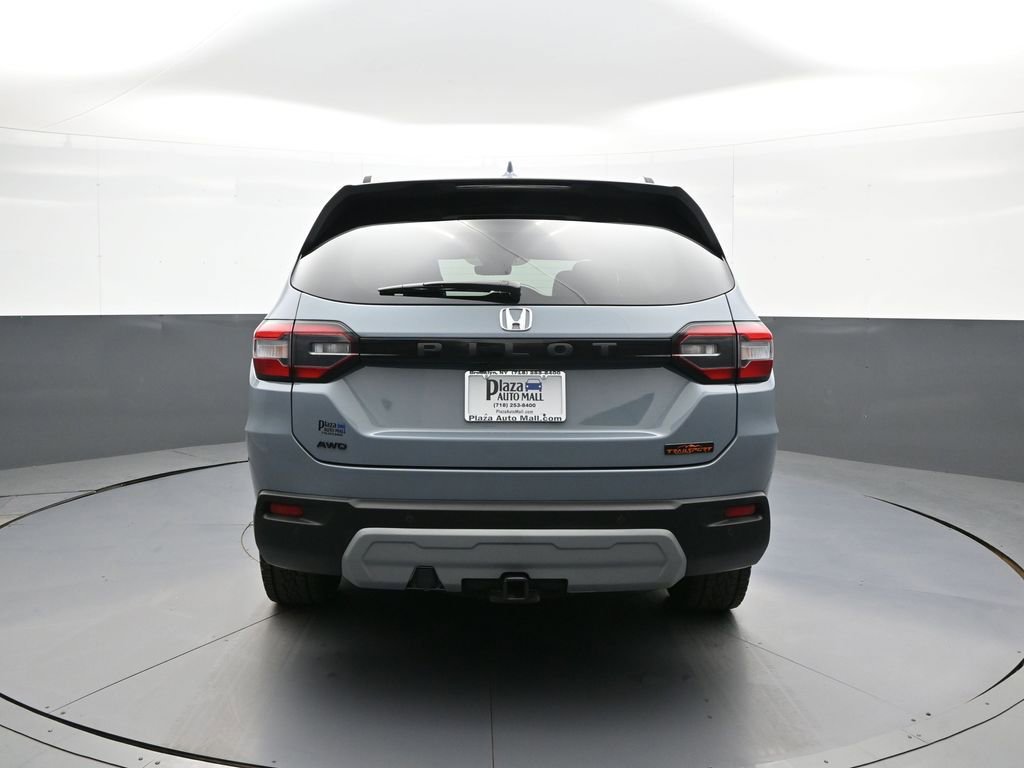 Certified 2024 Honda Pilot TrailSport image 7