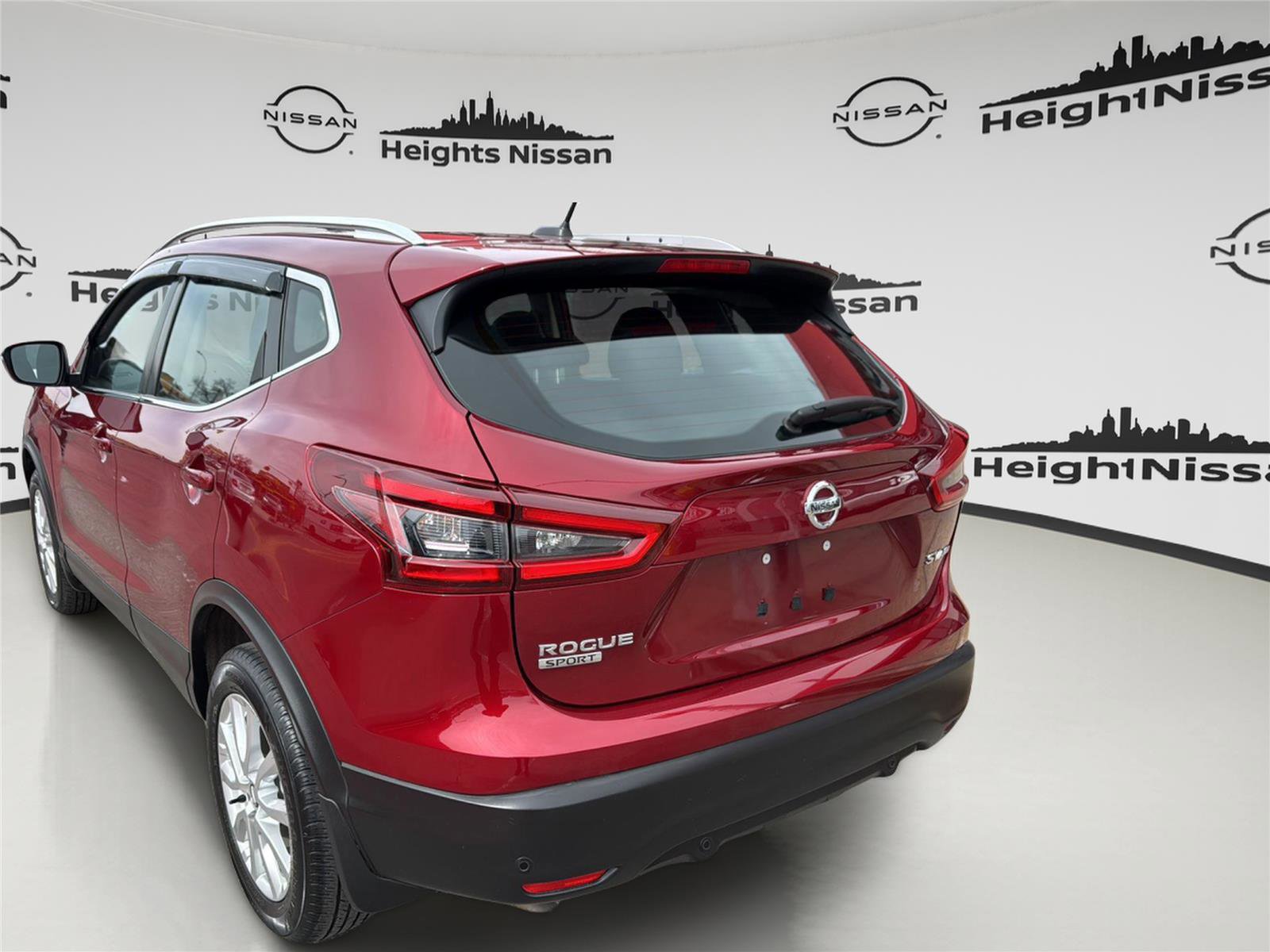 Used 2020 Nissan Rogue Sport SV w/ Technology Package image 3