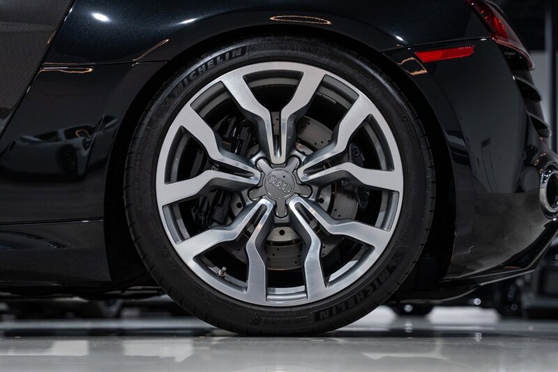 Used 2011 Audi R8 V10 AWD/4WD image 13