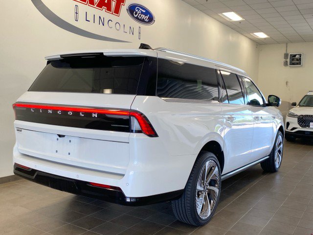 New 2026 Lincoln Navigator L Black Label AWD/4WD image 10