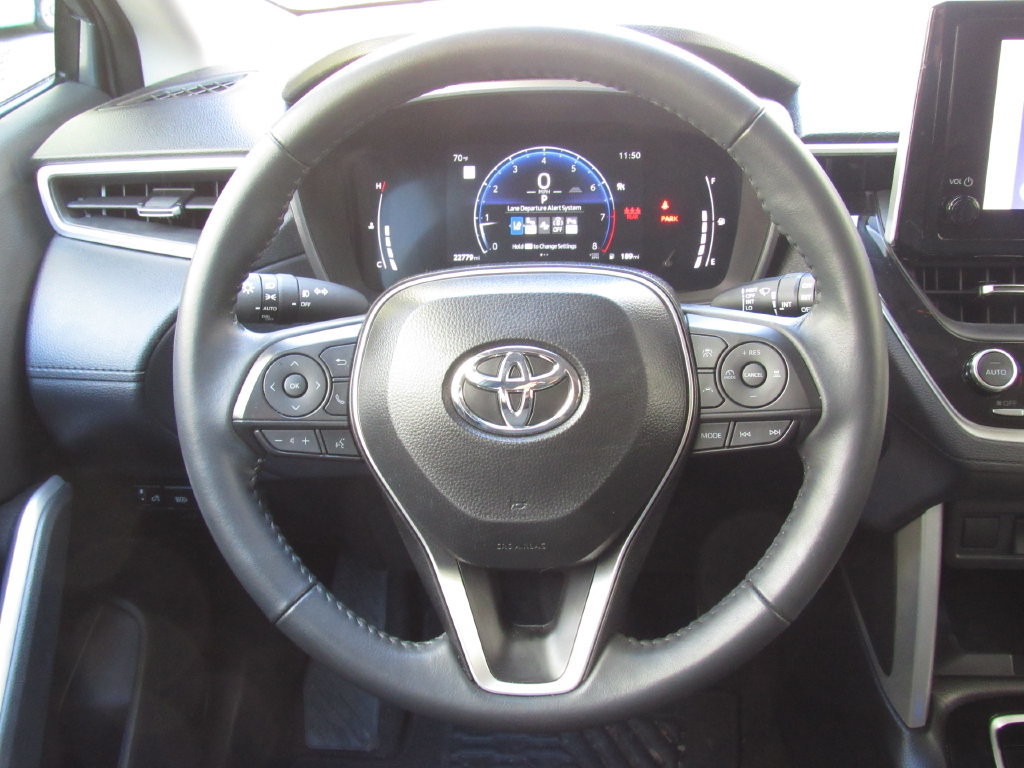 Used 2025 Toyota Corolla Cross XLE w/ Convenience Package AWD/4WD image 21
