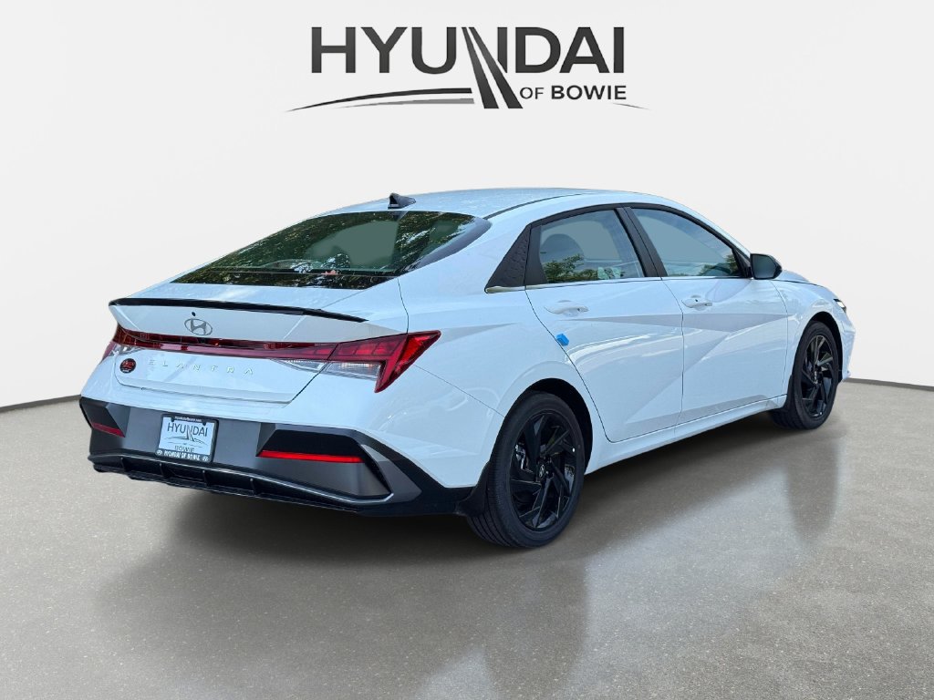New 2026 Hyundai Elantra SEL Sport Premium FWD image 2