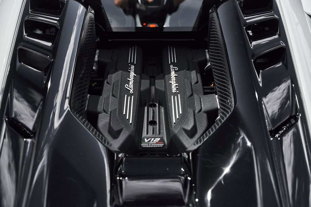 Used 2026 Lamborghini Revuelto AWD/4WD image 25