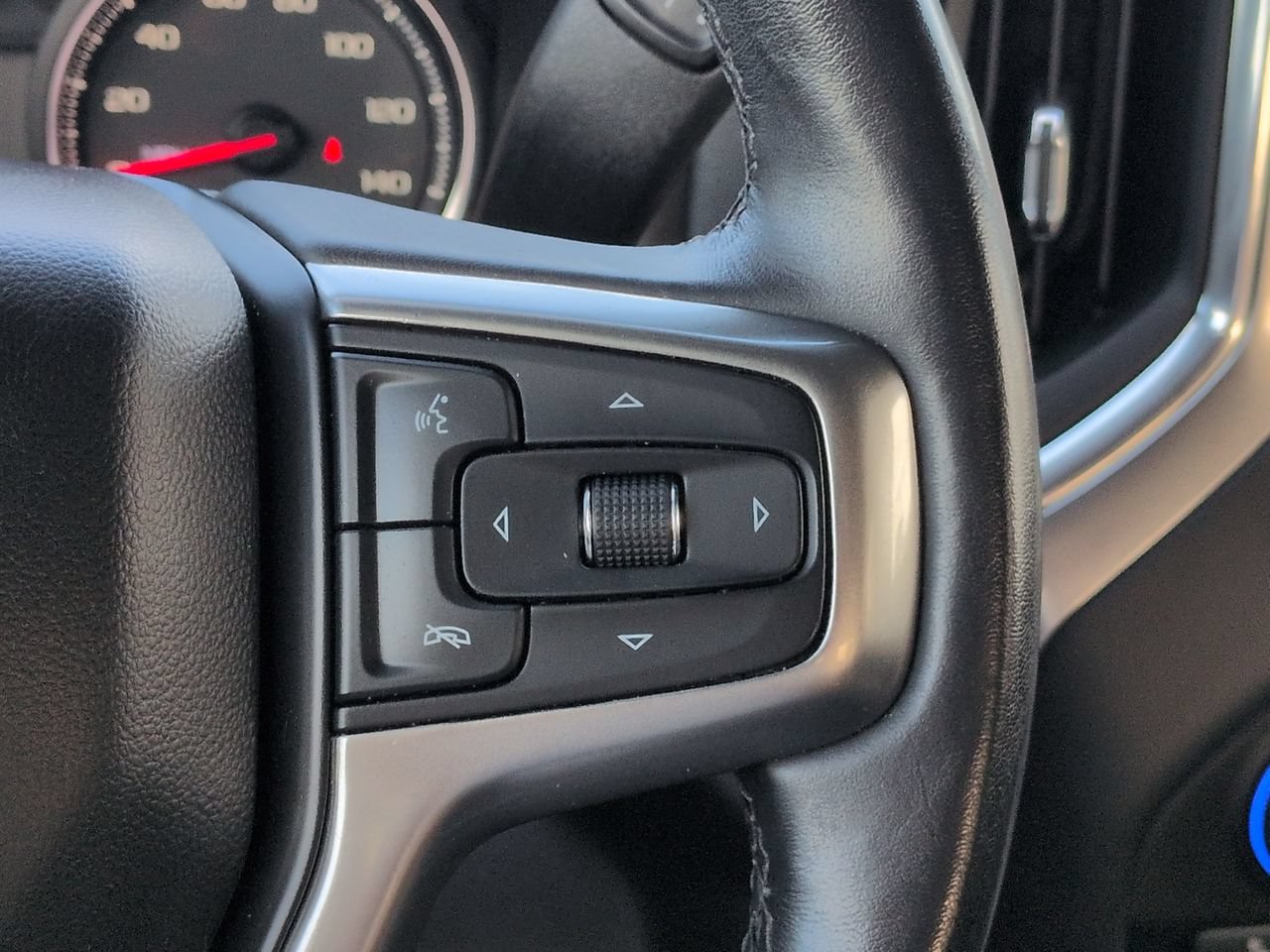 Used 2020 Chevrolet Silverado 1500 RST AWD/4WD image 25