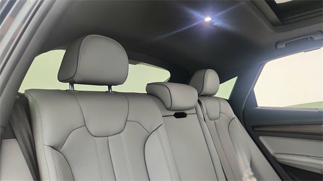 Used 2024 Audi Q5 2.0T Premium Plus w/ Premium Plus Package image 27