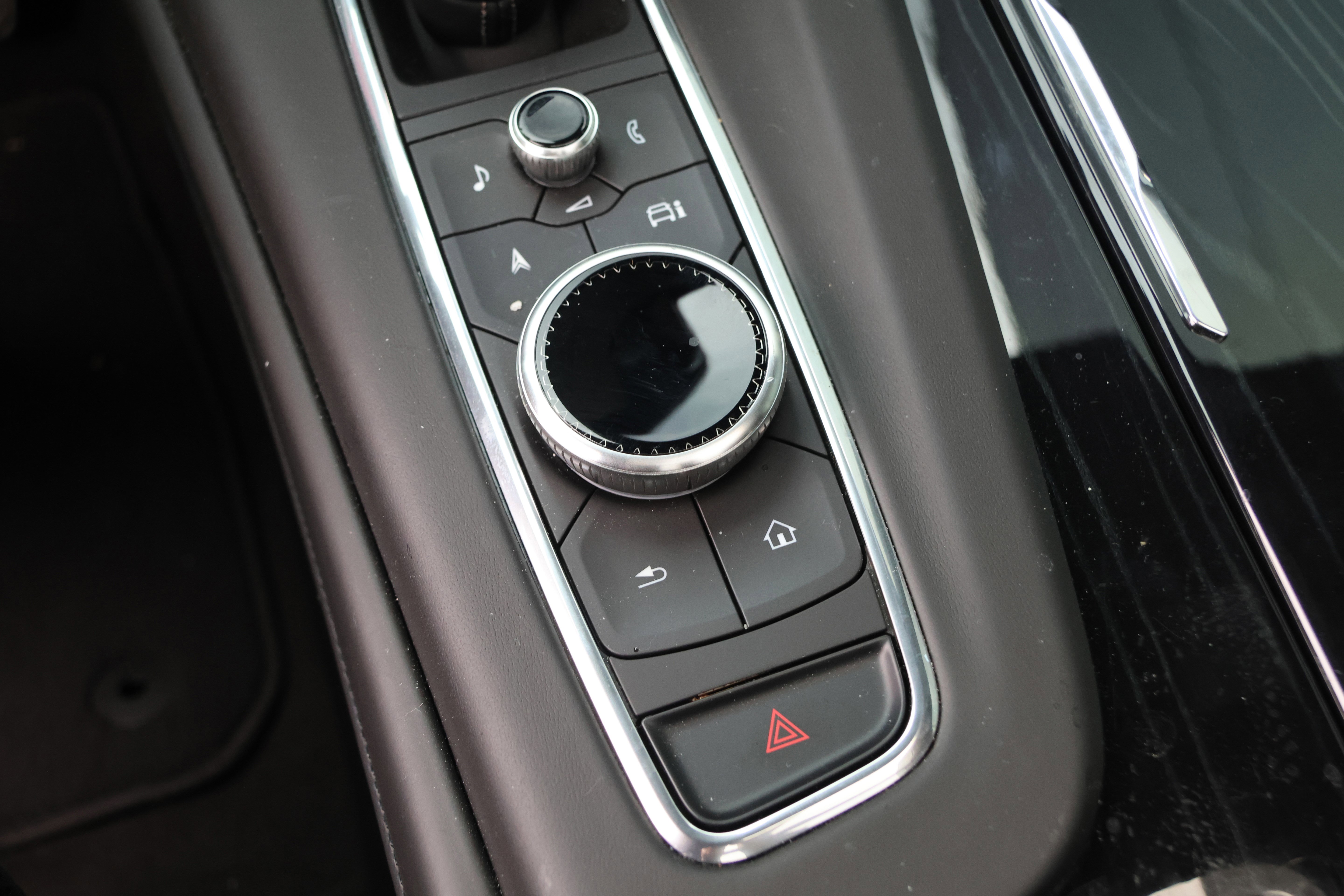 Used 2024 Cadillac Escalade V w/ LPO, ONYX Package AWD/4WD image 34