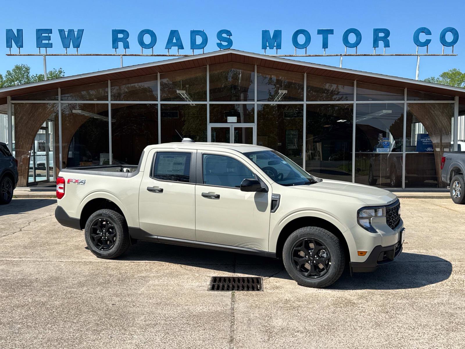 New 2025 Ford Maverick XLT w/ XLT Luxury Package