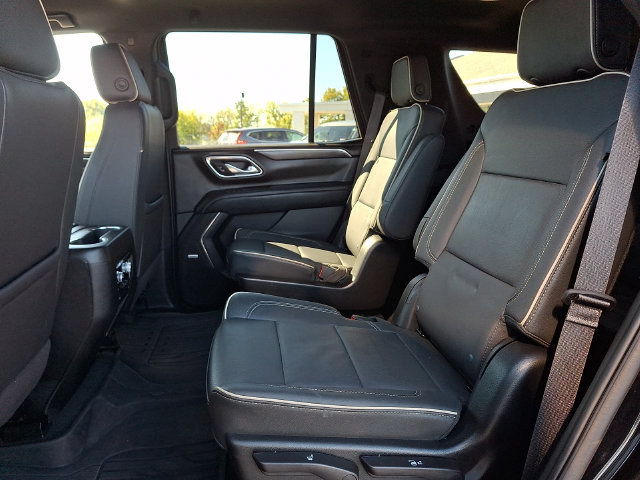 Certified 2024 GMC Yukon SLT w/ SLT Luxury Package AWD/4WD image 10