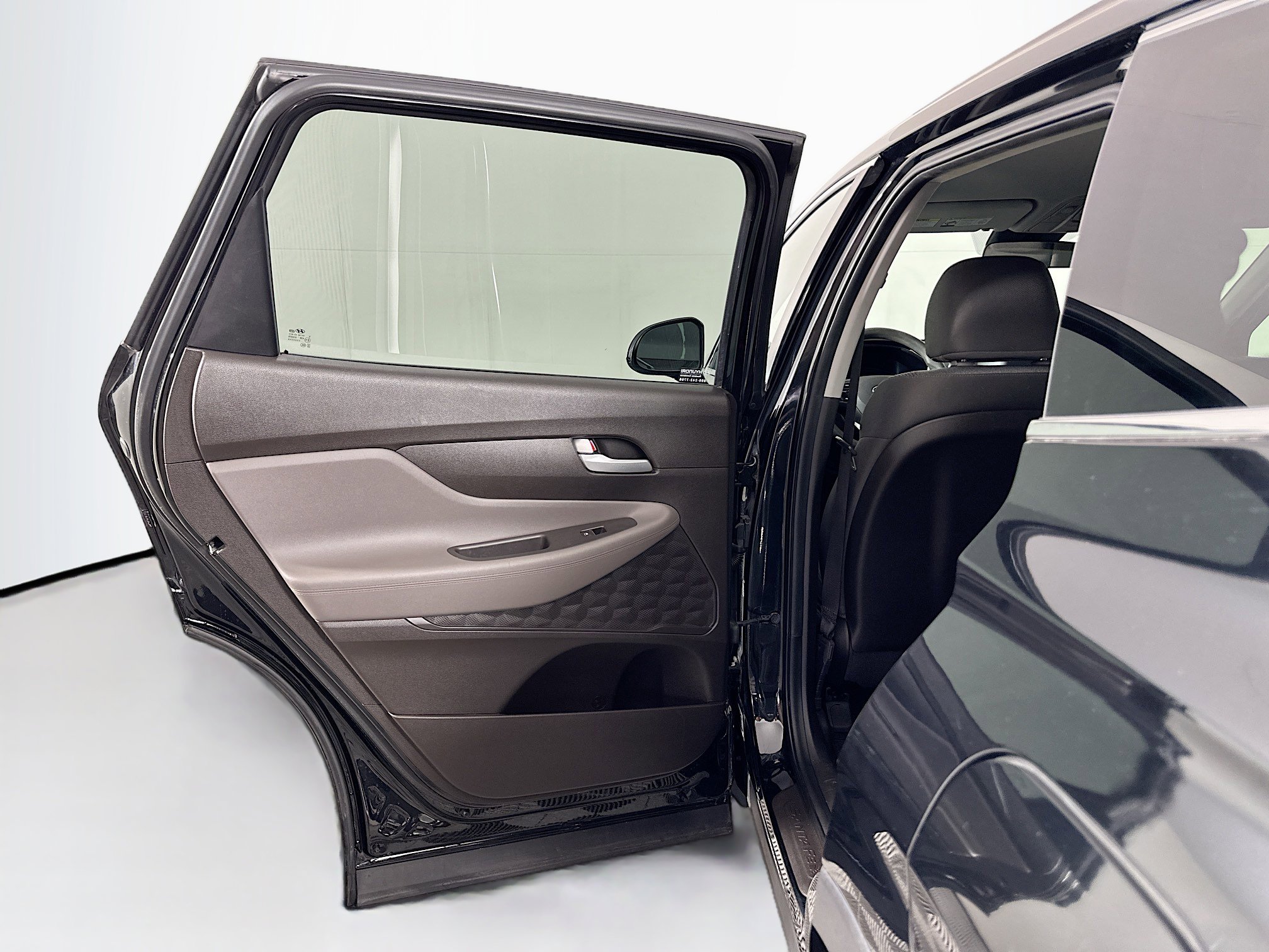 Used 2019 Hyundai Santa Fe SE image 25