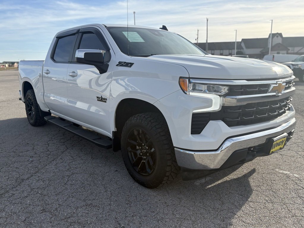 Used 2022 Chevrolet Silverado 1500 LT image 3