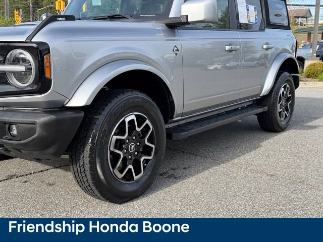 Used 2022 Ford Bronco Outer Banks AWD/4WD image 9