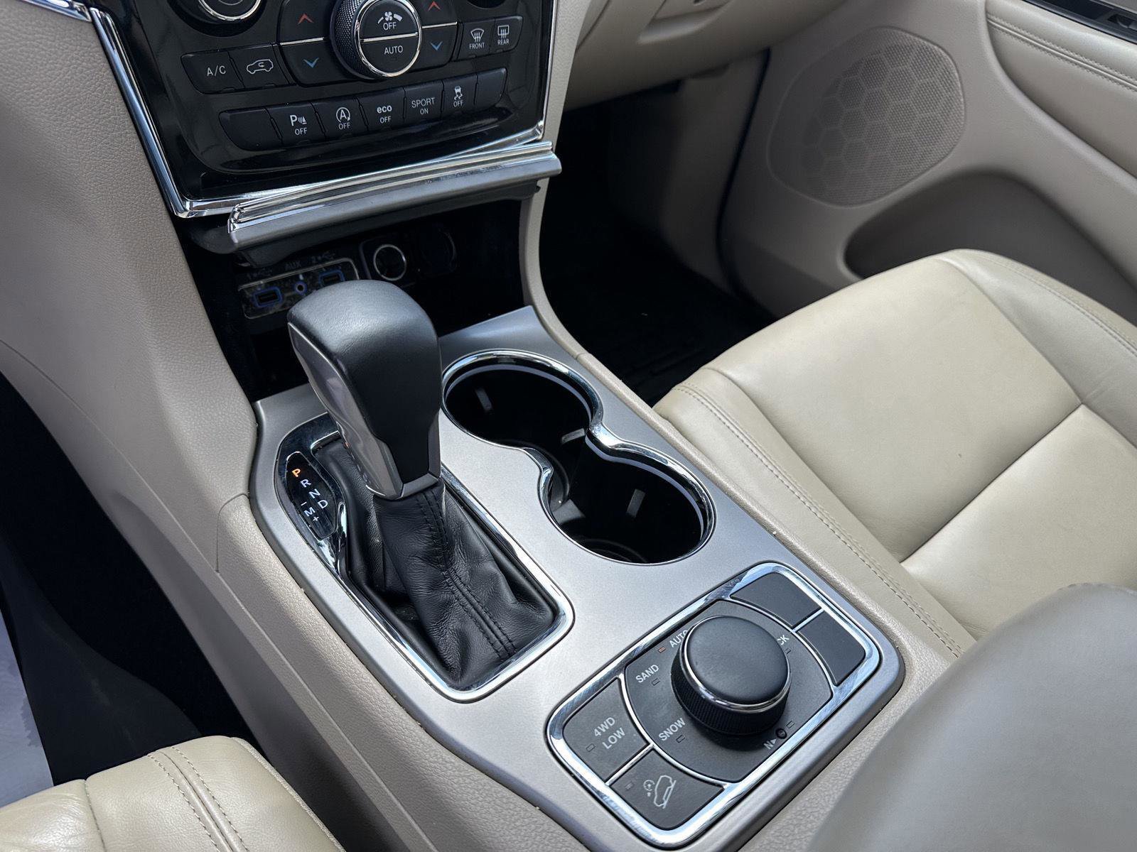Used 2021 Jeep Grand Cherokee Limited AWD/4WD image 31