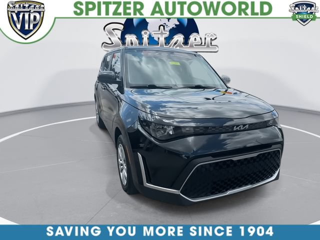 Certified 2025 Kia Soul LX FWD image 2