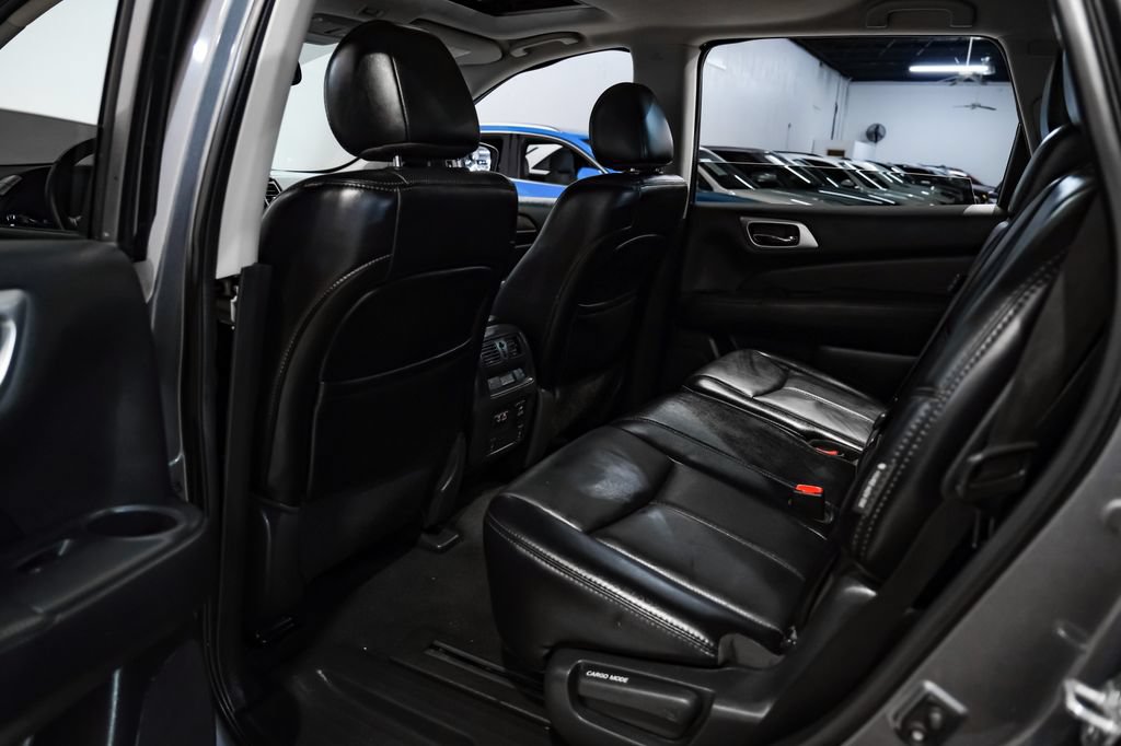 Used 2020 Nissan Pathfinder Platinum FWD image 41
