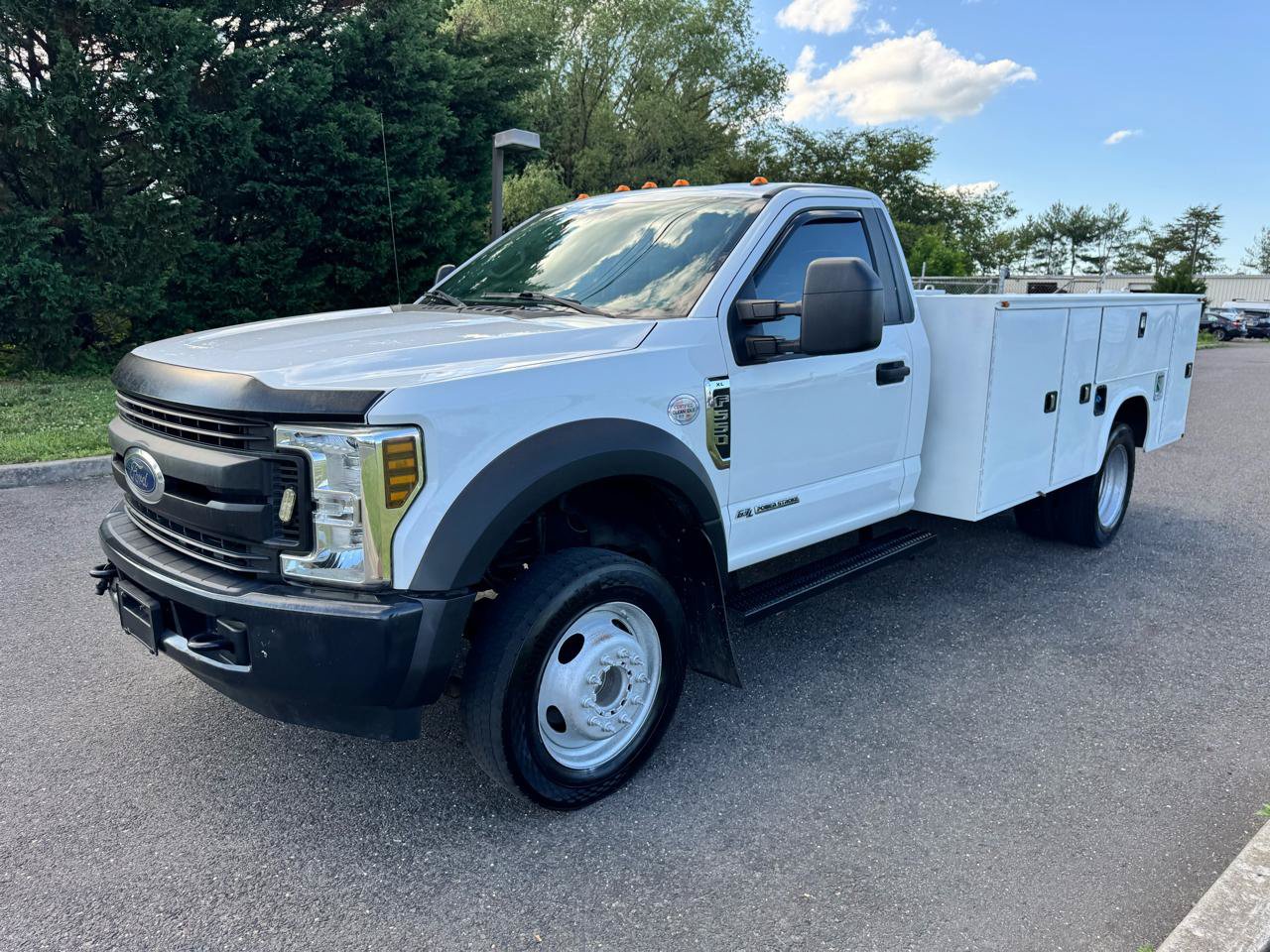 Used 2019 Ford F550 2WD Regular Cab Super Duty image 1