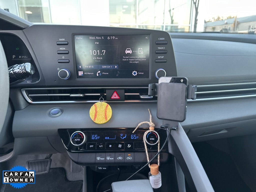 Used 2023 Hyundai Elantra SEL w/ Cargo Package image 8