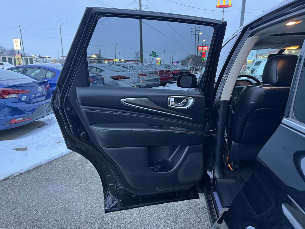 Used 2018 INFINITI QX60 FWD image 17