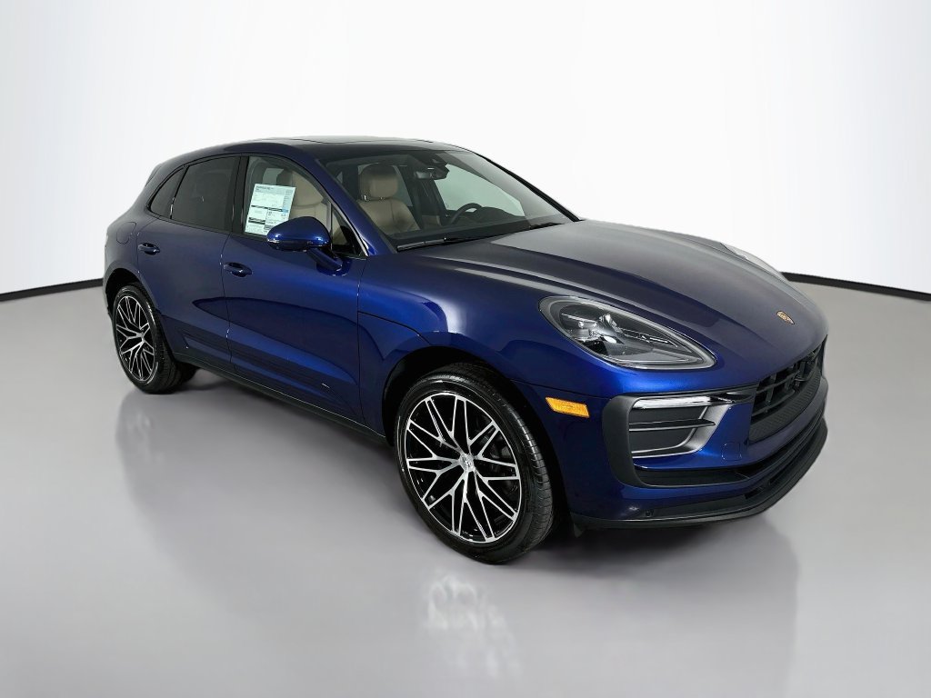 Certified 2026 Porsche Macan AWD/4WD image 7
