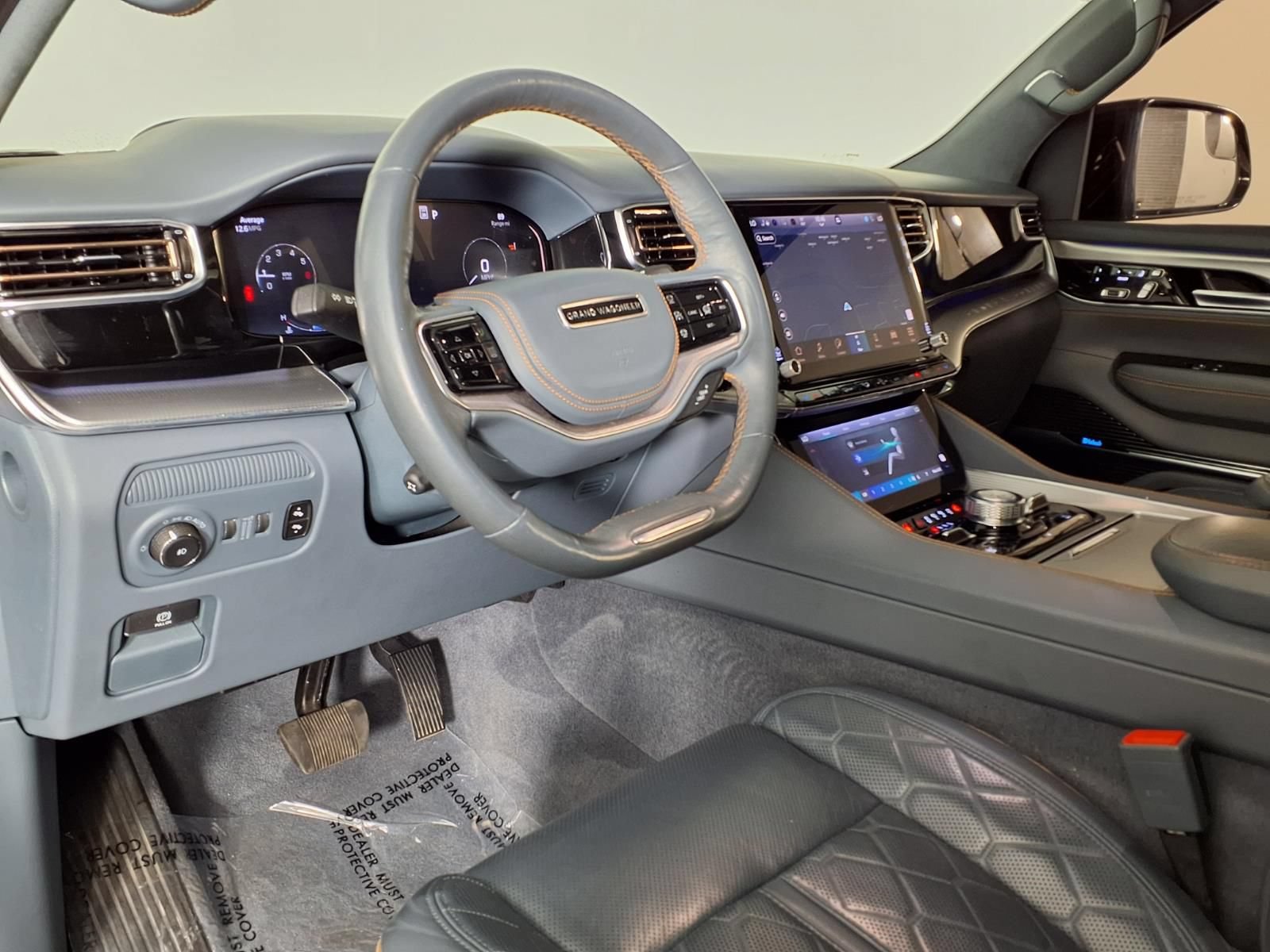 Used 2023 Jeep Grand Wagoneer L Series III w/ Rear Seat Video Group 1 AWD/4WD image 23