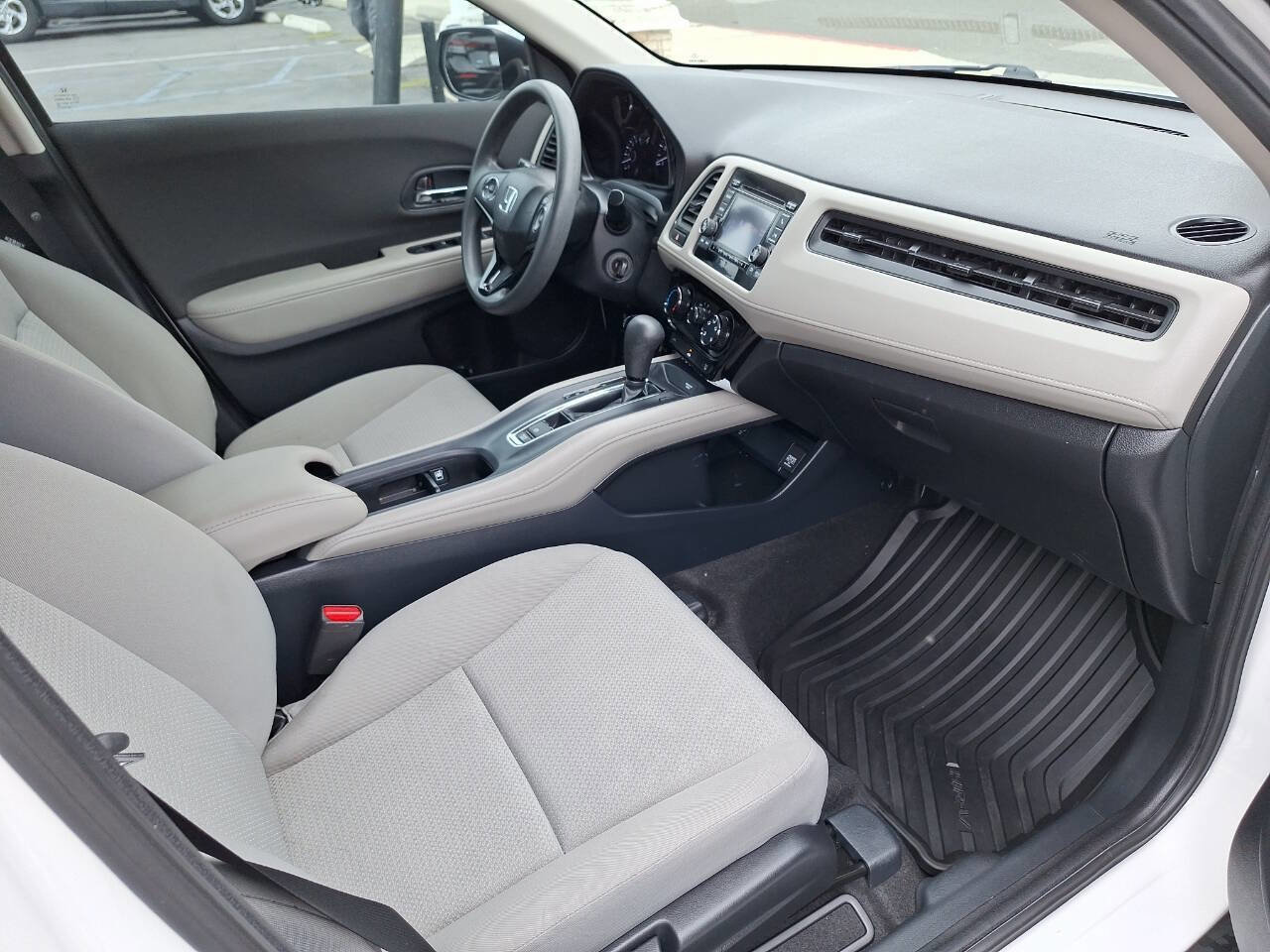 Used 2022 Honda HR-V LX image 10