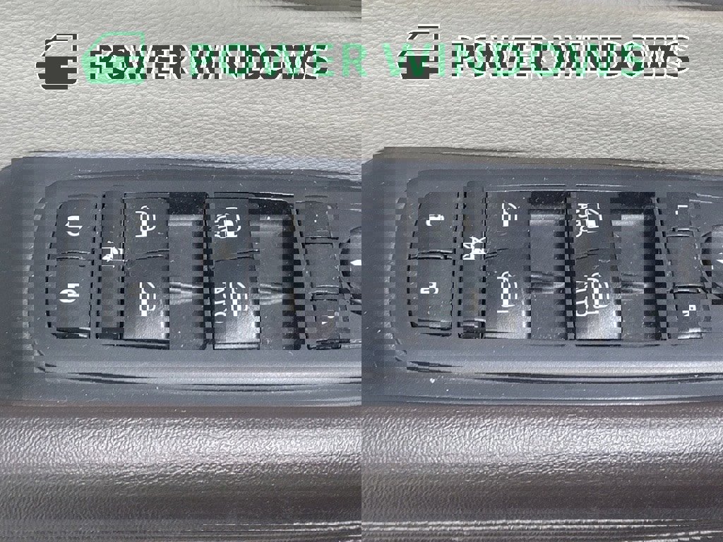 Used 2017 Chrysler Pacifica Touring-L image 18