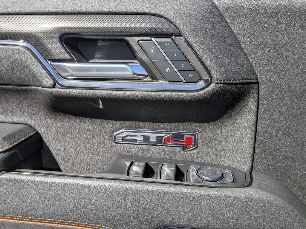 Used 2024 GMC Sierra 1500 AT4 w/ Technology Package AWD/4WD image 21