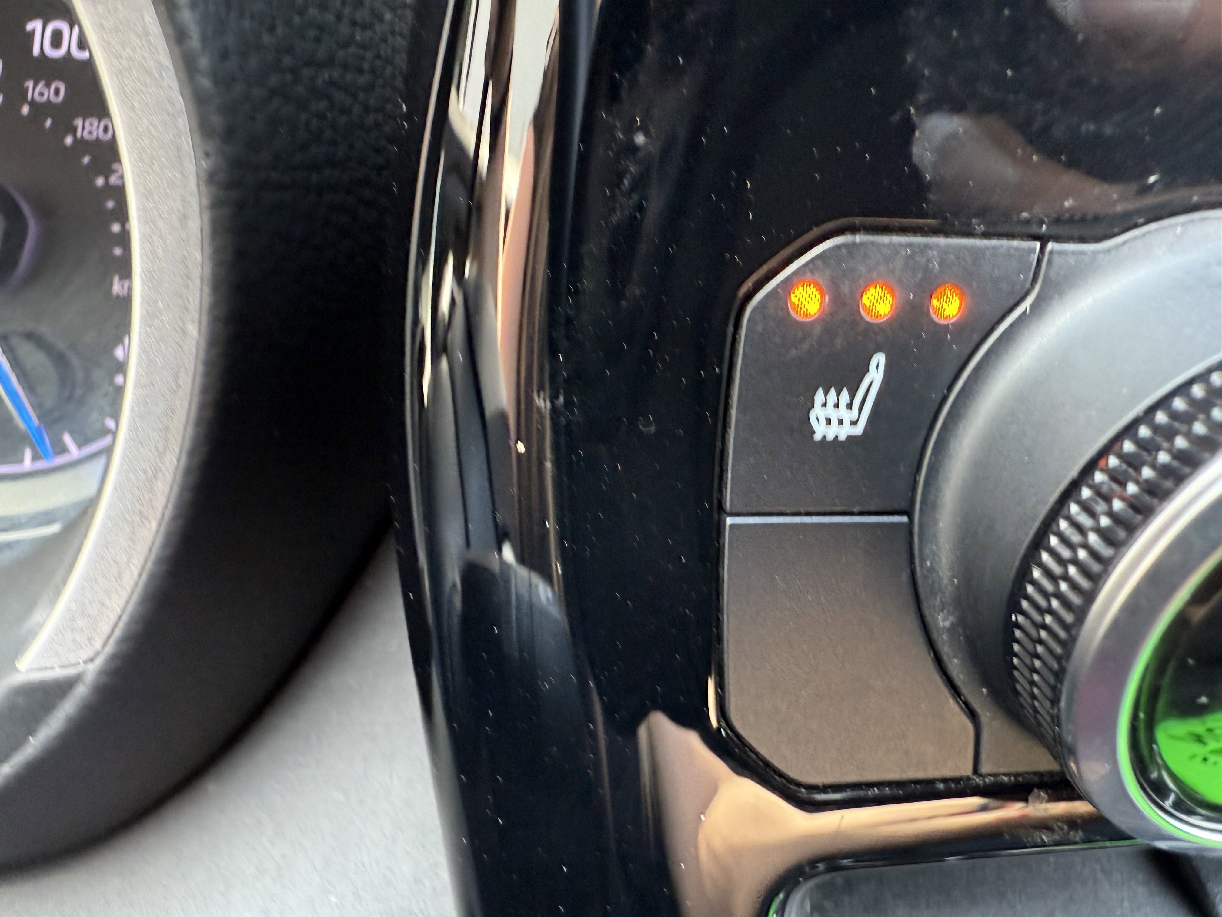 Used 2020 Toyota Highlander XLE image 17