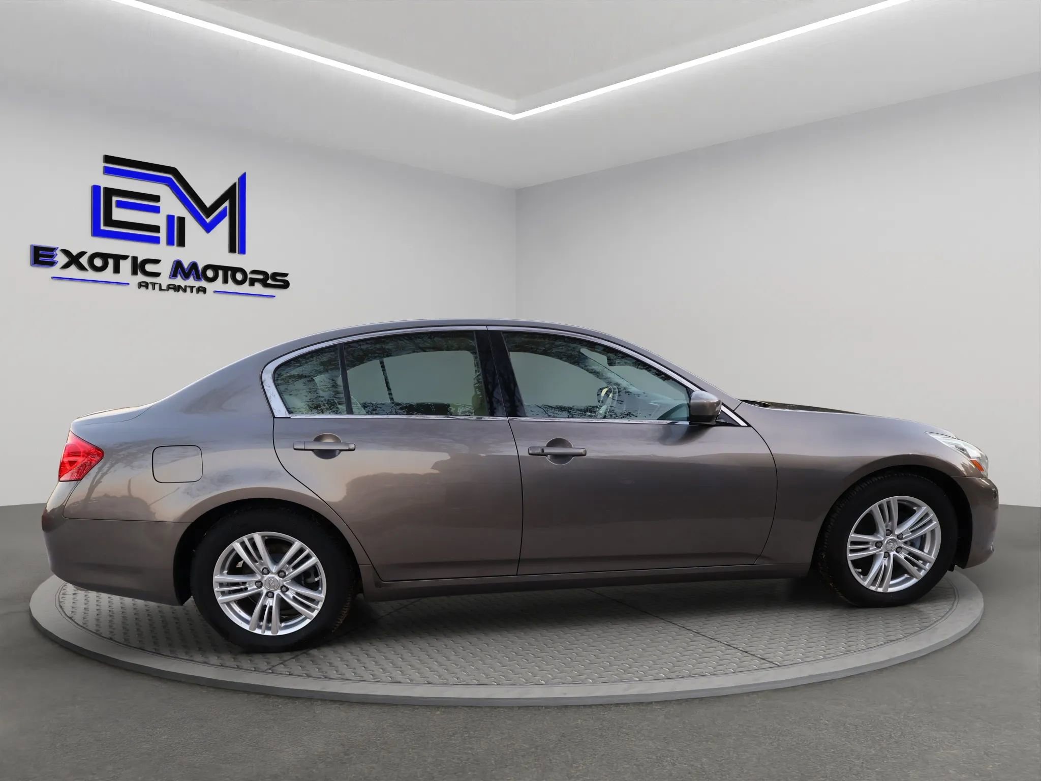 Used 2011 INFINITI G37 Journey w/ Premium Pkg image 6