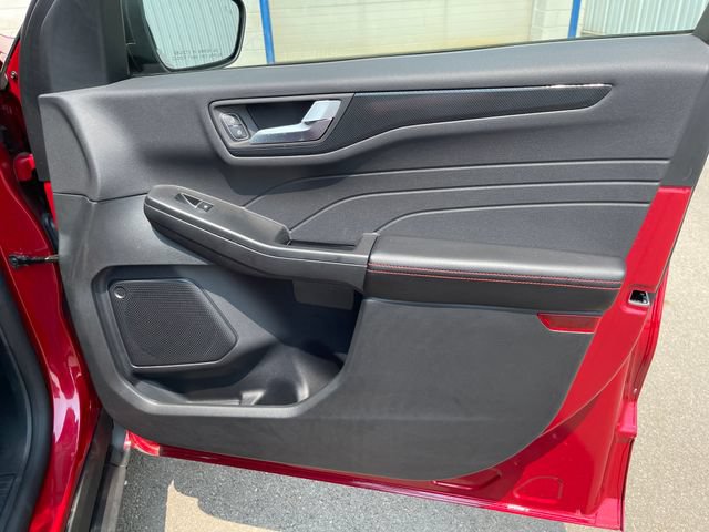 Used 2024 Ford Escape ST-Line w/ Tech Pack #1 FWD image 38