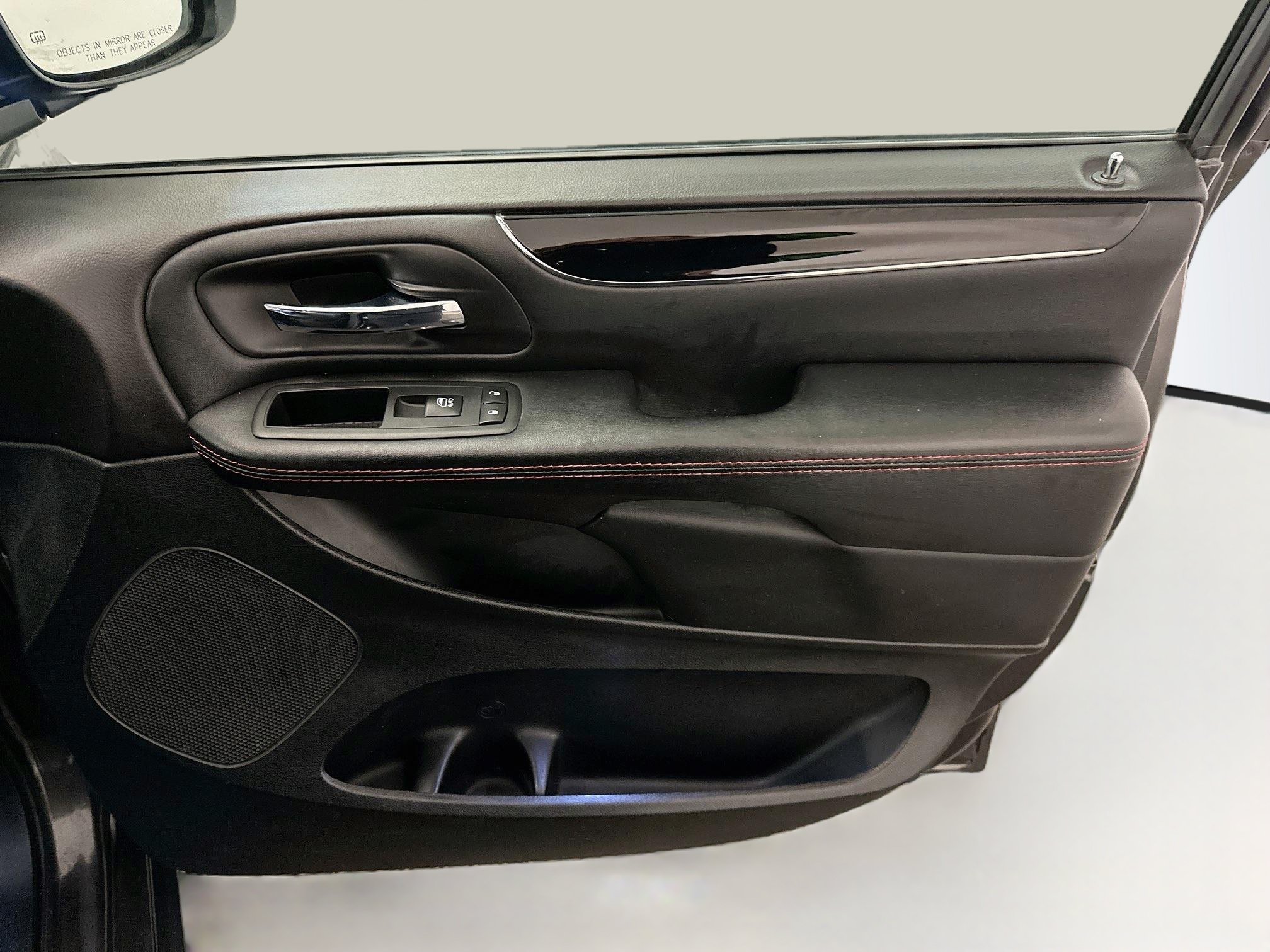 Used 2018 Dodge Grand Caravan GT FWD image 33