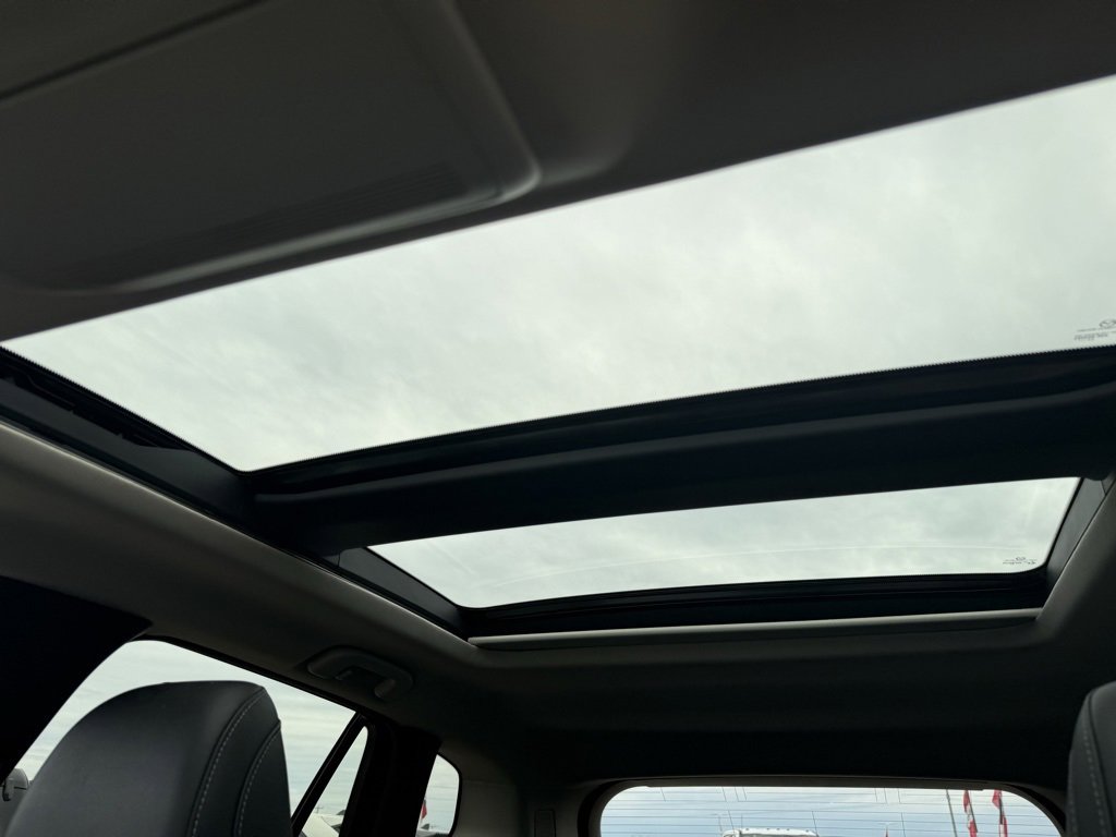 Used 2024 MAZDA CX-50 AWD 2.5 S w/ Premium Package image 19