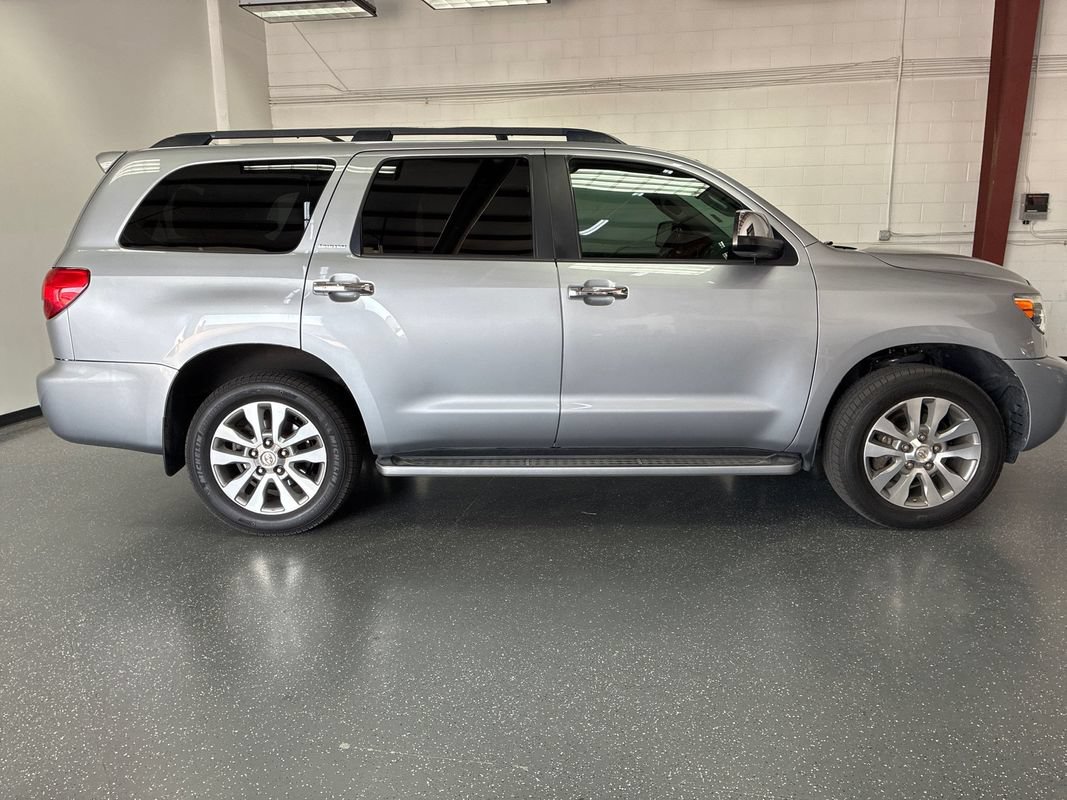 Used 2016 Toyota Sequoia Limited w/ Safety & Convenience Package AWD/4WD image 3