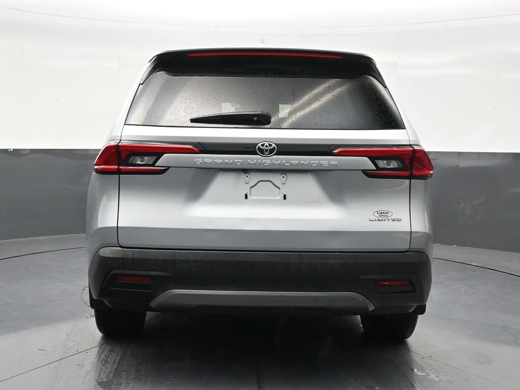 Used 2024 Toyota Grand Highlander FWD image 4