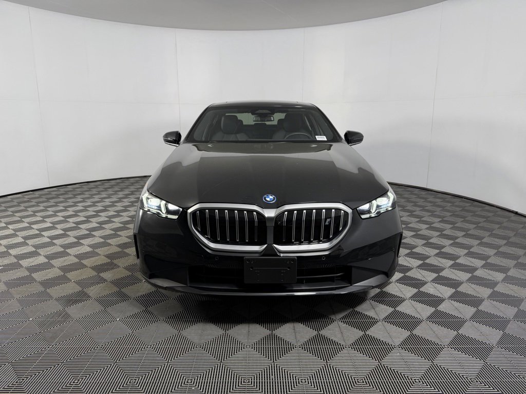 Used 2025 BMW i5 xDrive40 w/ Premium Package image 5